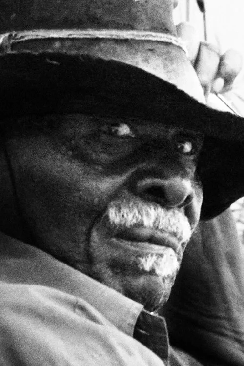 Sariqo Sakega interpretando a