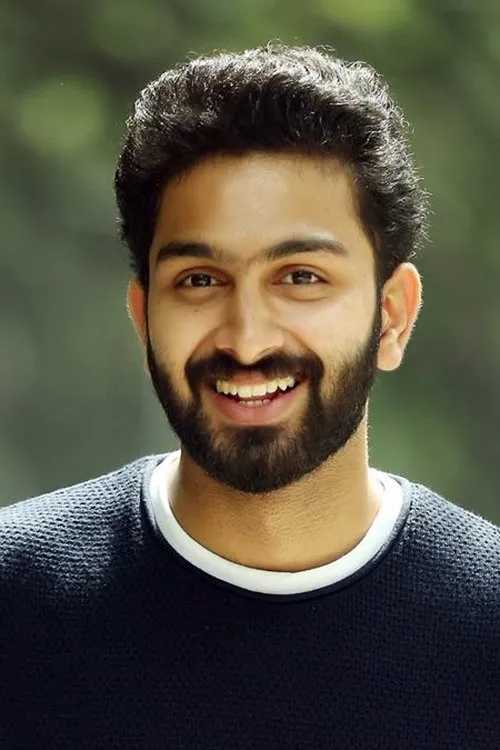 Meenakshi Govindarajan ha trabajado con Sarjano Khalid en 2 ocasiones