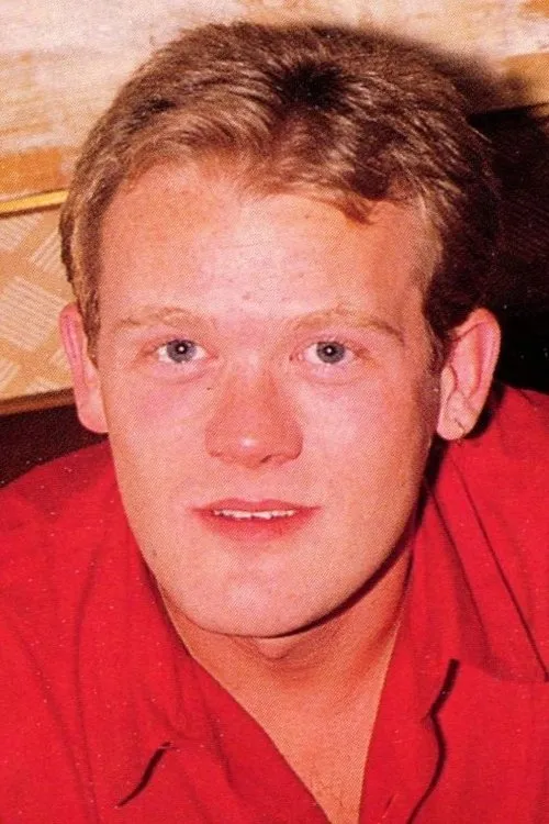 Sascha Atzenbeck interpretando a Peter