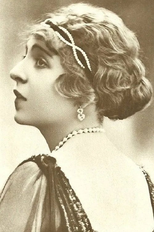 Sascha Gura interpretando a Die Wirtschafterin