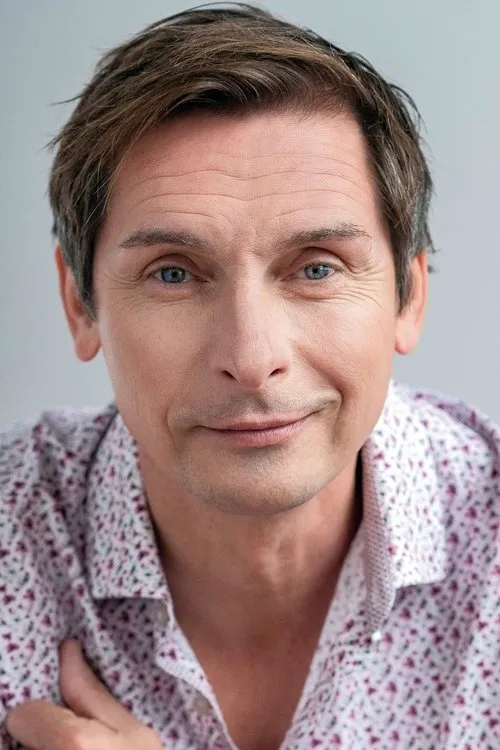 Sasha Samar interpretando a Taxi Driver