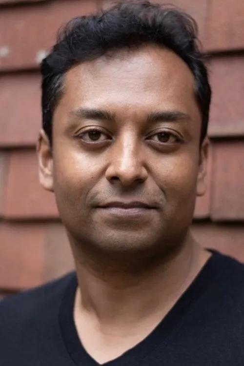 Sashen Naicker interpretando a Bossman