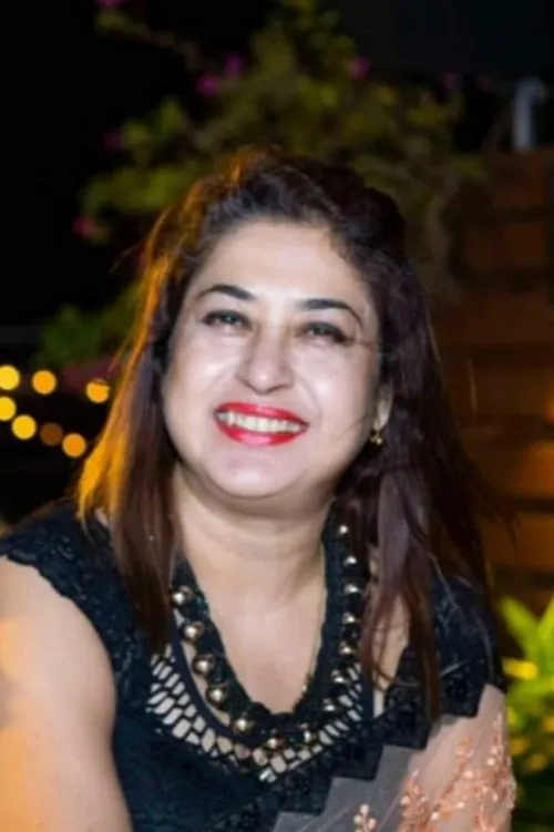 Satabdi Roy interpretando a