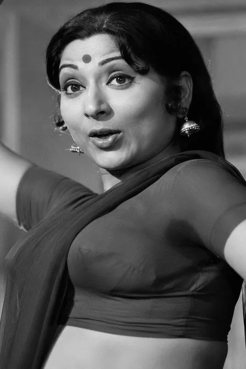 Sathyapriya interpretando a