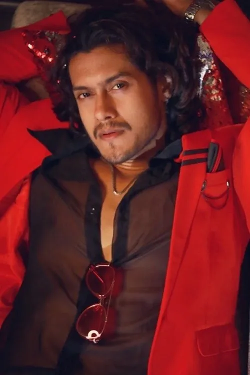 Rajesh Khera ha trabajado con Saurav Chakrabarti en 1 ocasiones