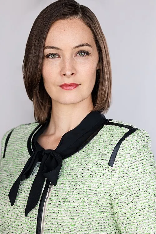 Savannah Schoenecker interpretando a Margo Hunter