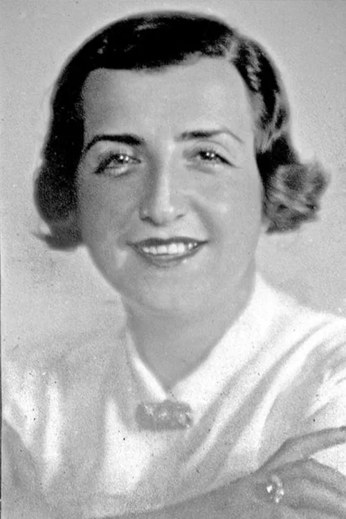 Şaziye Moral interpretando a