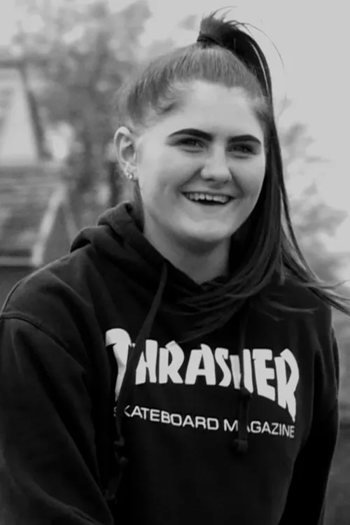 Scarlett Lindsay interpretando a #10