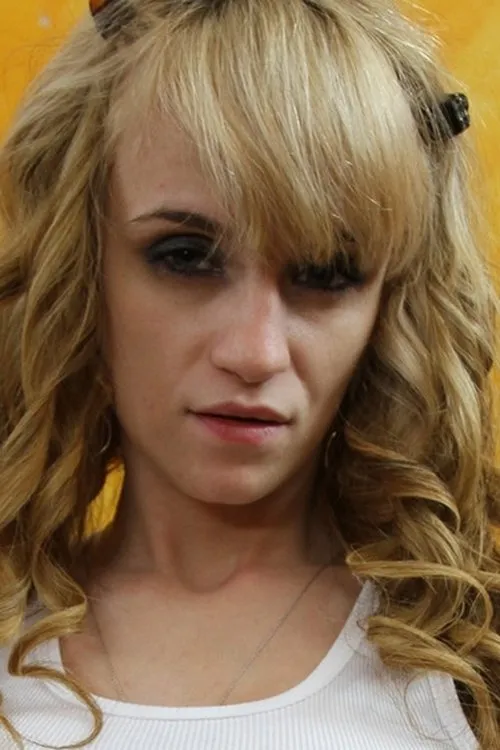 Scarlett Monroe interpretando a (archive footage)