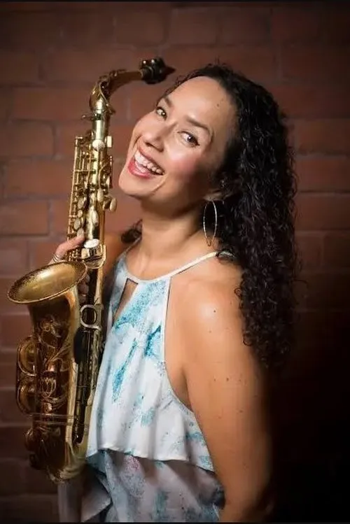 Scheila Gonzalez interpretando a Herself