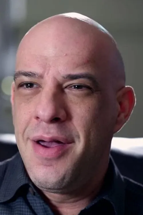 Chris Hansen ha trabajado con Scott M. Burnstein en 1 ocasiones