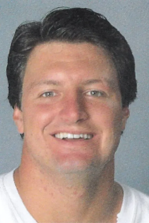 Roger Fike ha trabajado con Scott Nicolas en 1 ocasiones