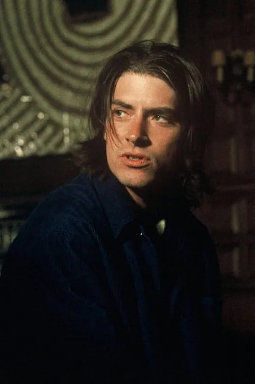 Scott Patrick Green interpretando a Scott