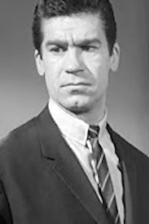 Scott Peters interpretando a Ben