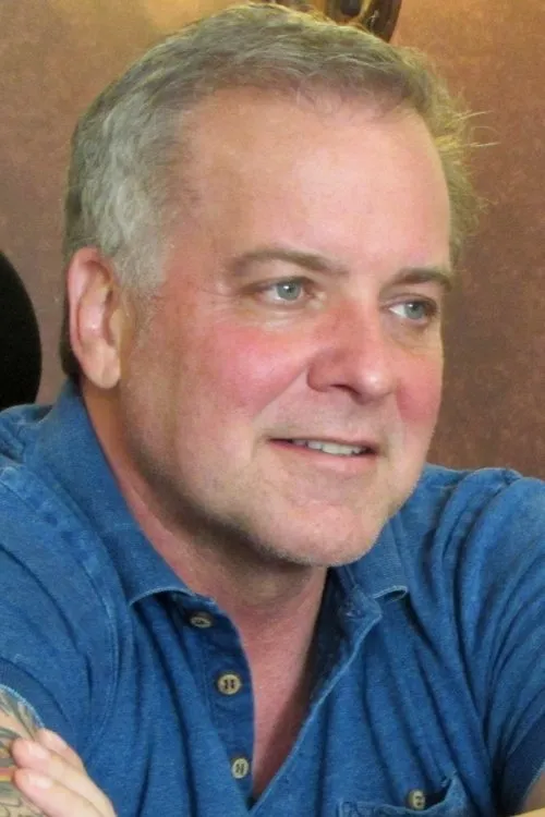 Scott Taylor interpretando a Himself