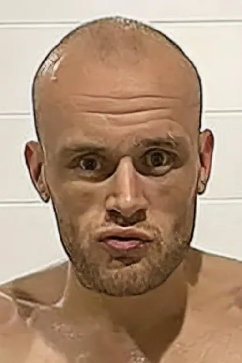 Seamus Devlin interpretando a Self