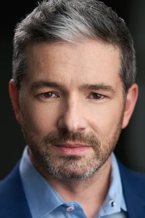 Levi James ha trabajado con Sean Carey en 1 ocasiones