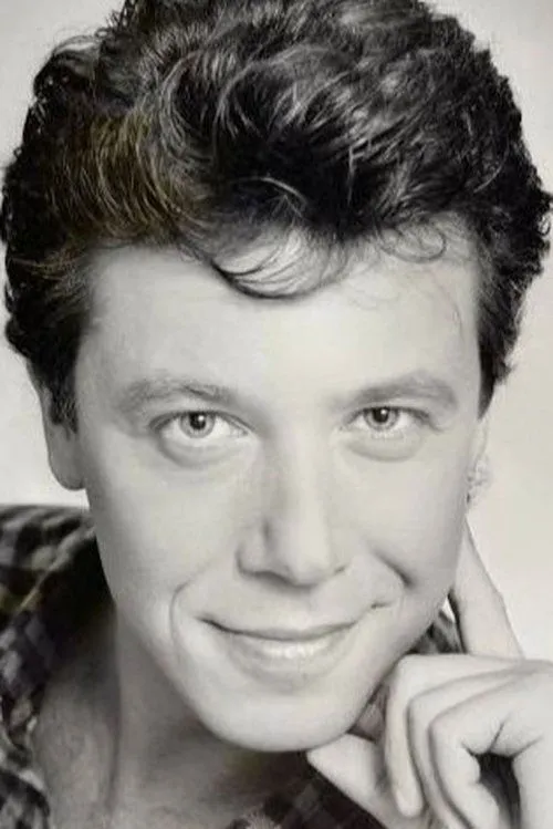 Sean Elliot interpretando a Bobby Golden