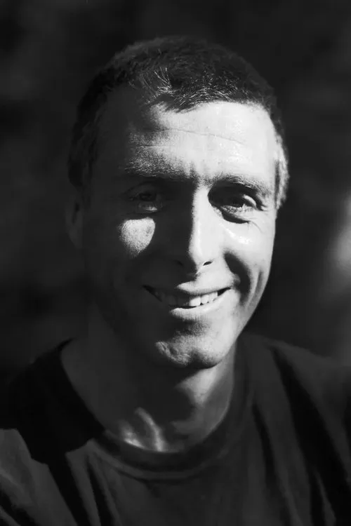 Sean Leary interpretando a Self