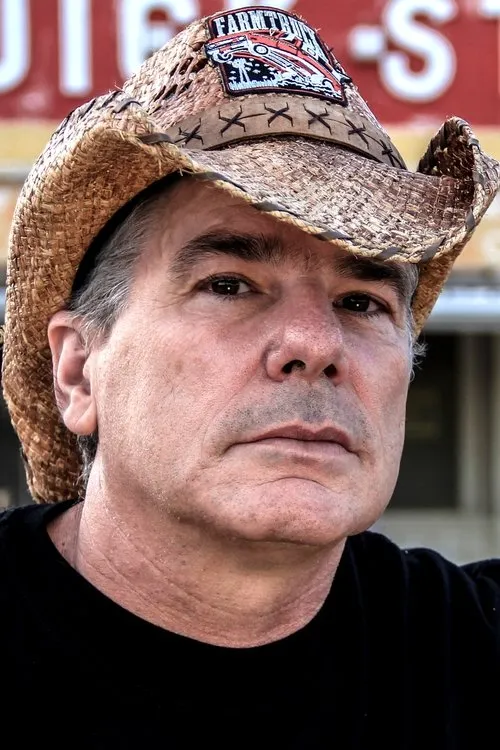 Sean Whitley — personaje: Farmtruck