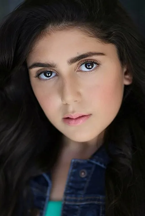 Seanna Pereira interpretando a Ruby Strangelove