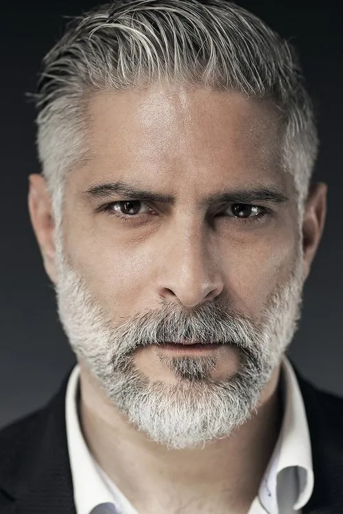 Kirsty Besterman ha trabajado con Sebastian Cavazza en 1 ocasiones