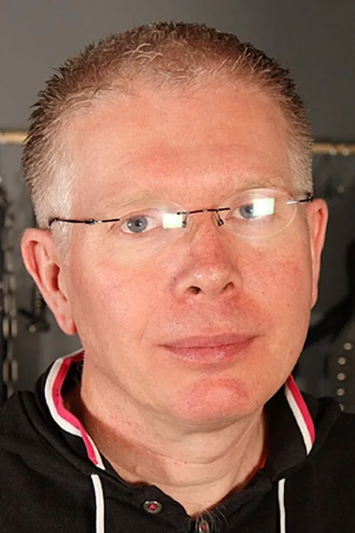 Casper Ellis ha trabajado con Sebastian Kane en 8 ocasiones