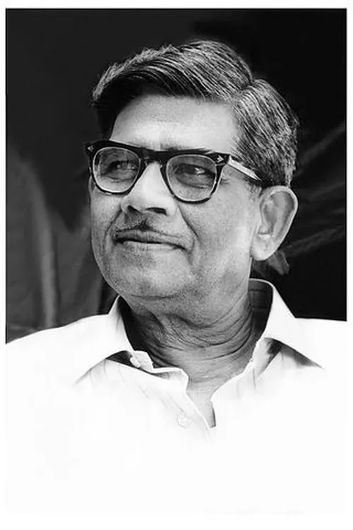 Sebastian Kunjukunju Bhagavathar interpretando a Soman's brother