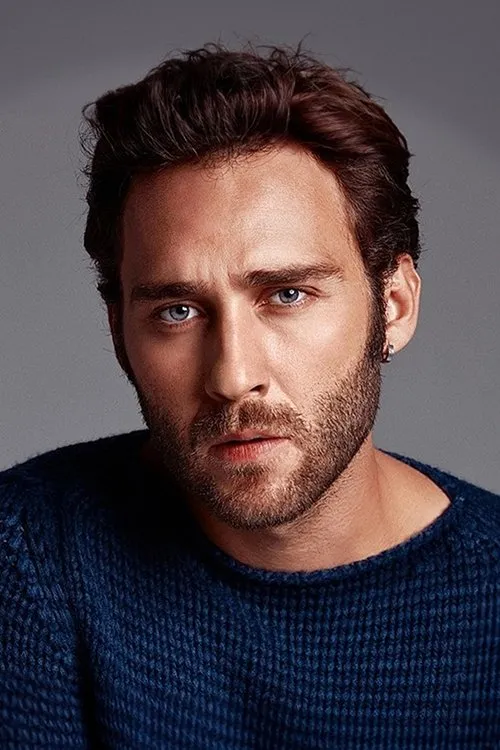 Seçkin Özdemir — personaje: Sinan Malik