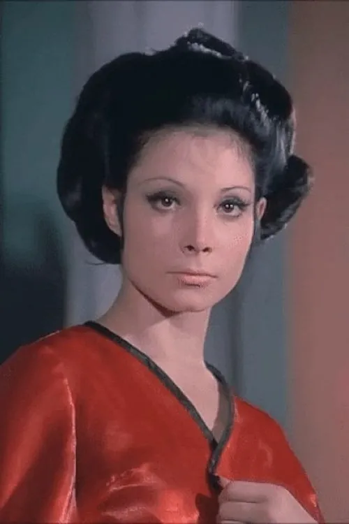 Seher Şeniz interpretando a 