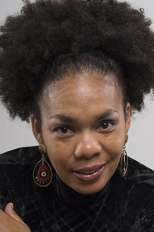 Seide Tosta interpretando a Sara