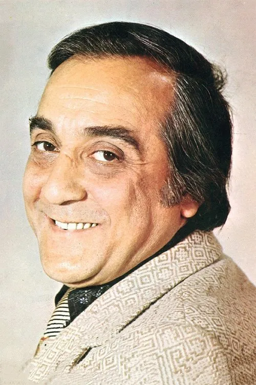 Sema Yunak ha trabajado con Selim Naşit en 1 ocasiones