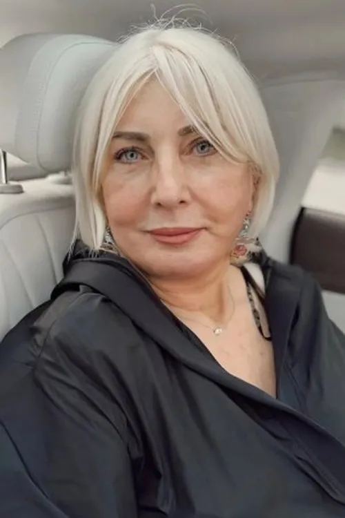 Selma Arıkan interpretando a Aheste