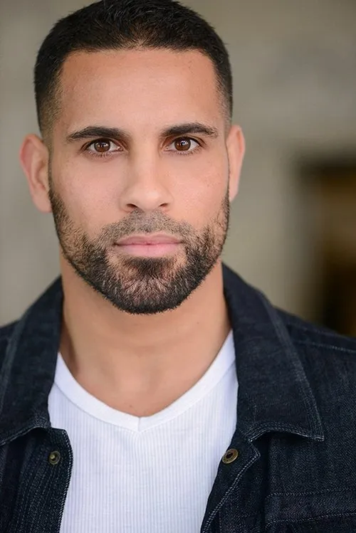 Serag Mohammed interpretando a 