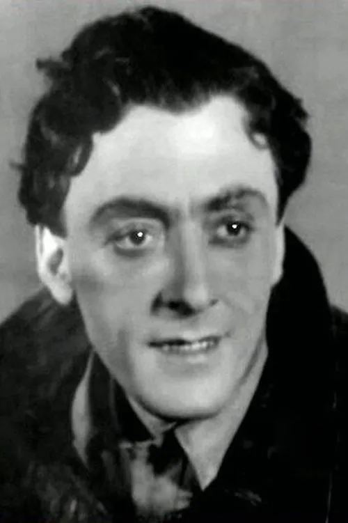 Sergei Boyarskiy interpretando a