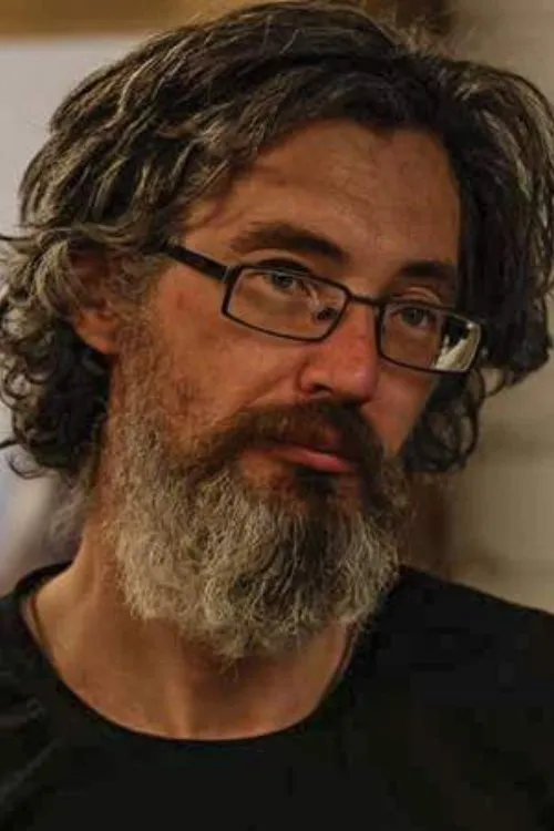 Sergey Nilov interpretando a Self