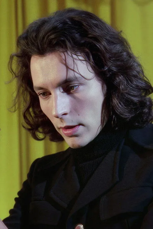 Sergio Ferrero interpretando a Ingrid-man