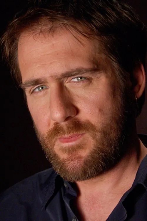 Sérgio Grilo interpretando a 