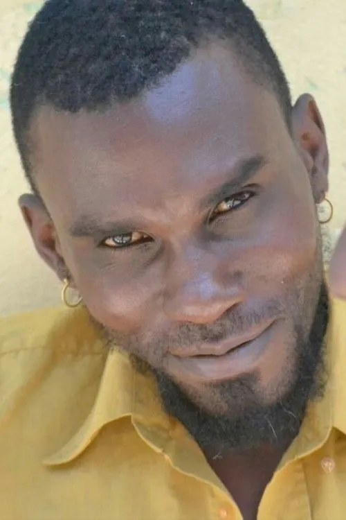 Sérgio Laurentino interpretando a Poró