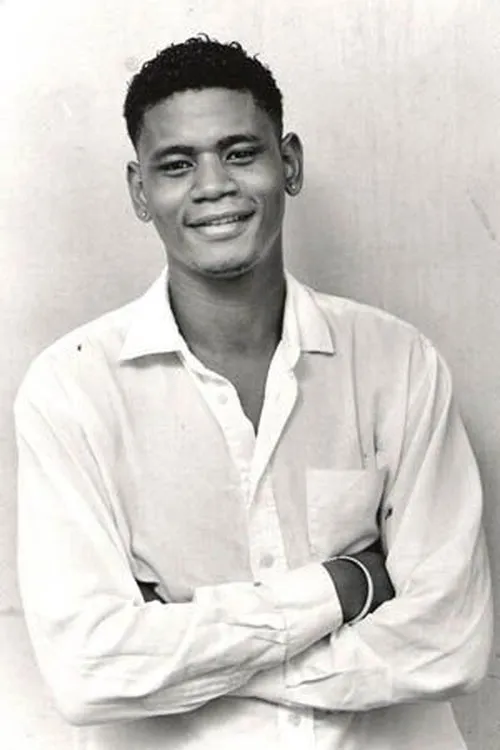 Sergio Romero IJssel interpretando a Roy