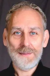 Sergio San interpretando a Secundino