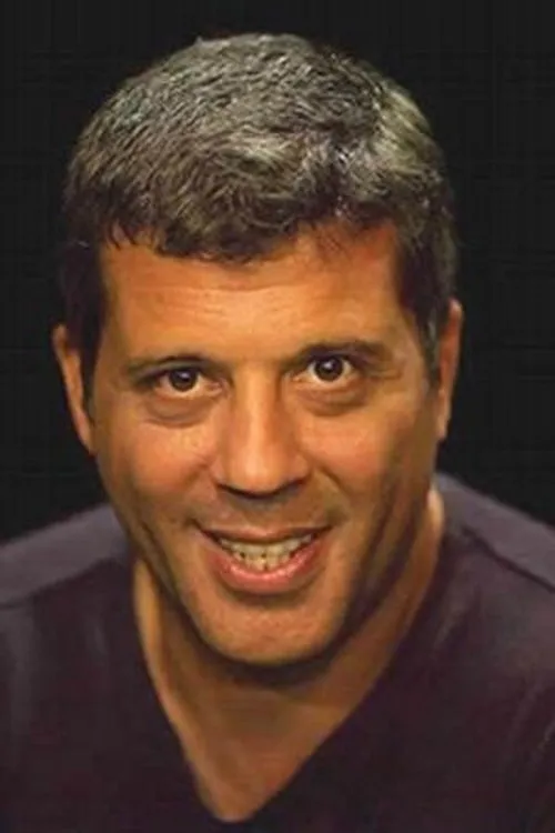 Sergio Zecca interpretando a Uomo dello Stato