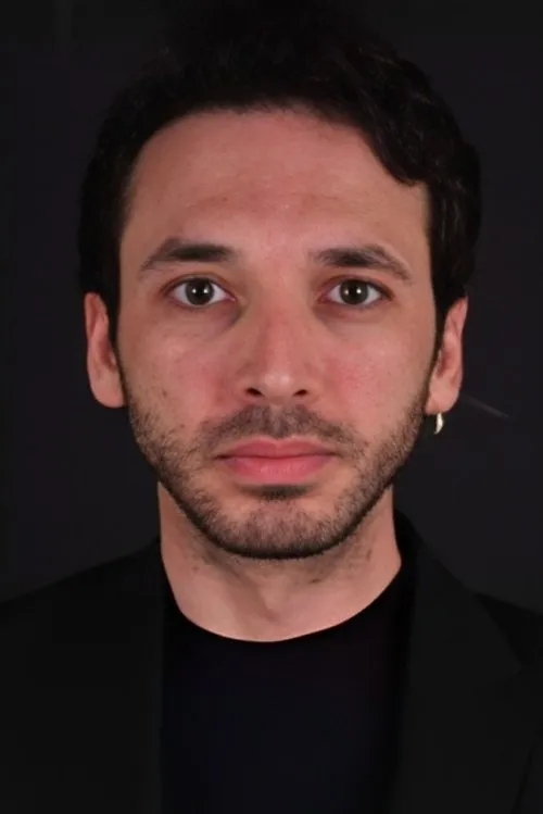 Sertaç Ekici interpretando a 