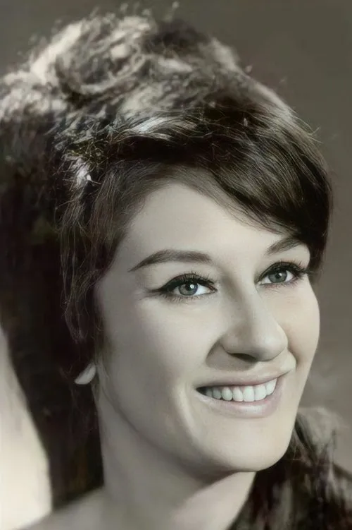 Sevda Aydan interpretando a 