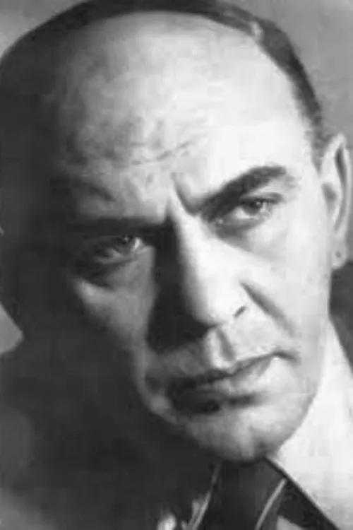 Seweryn Butrym interpretando a Polish General