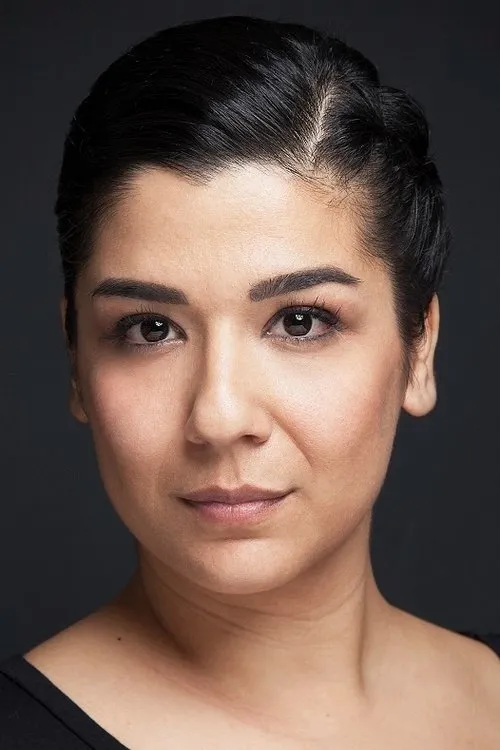 Sezer Avcı en su biografía y filmografía