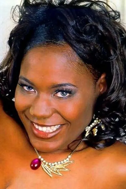 Angela Devine ha trabajado con Shae en 1 ocasiones