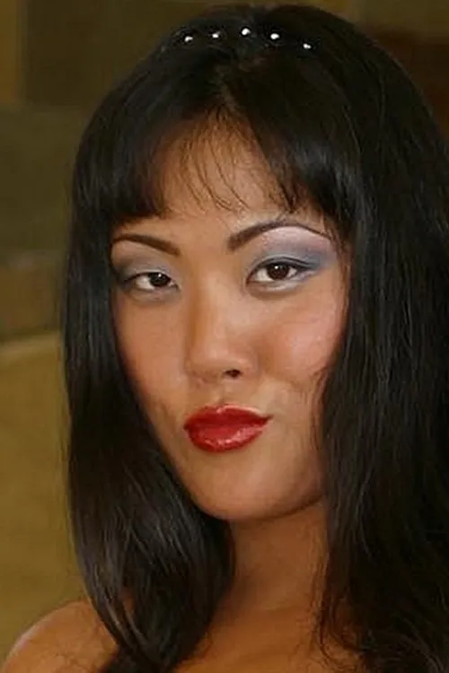 Shai Lee interpretando a 