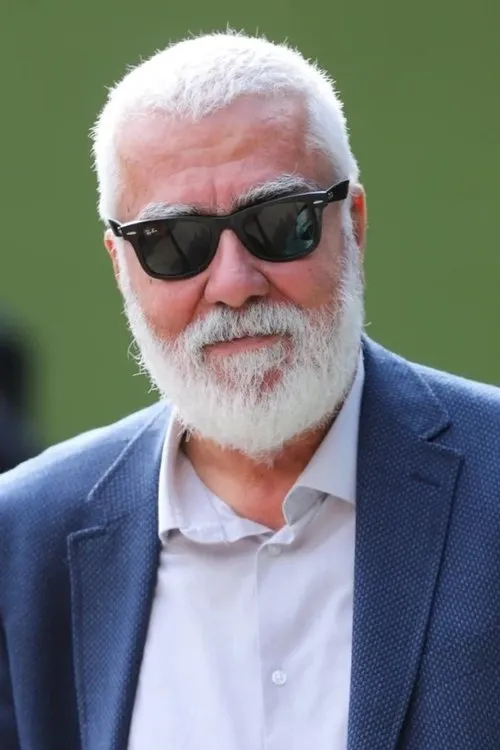 Shamal Abarash interpretando a Essa