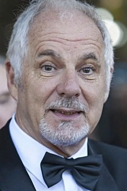 Shane Bourne — personaje: Bill 'Happy' Henderson